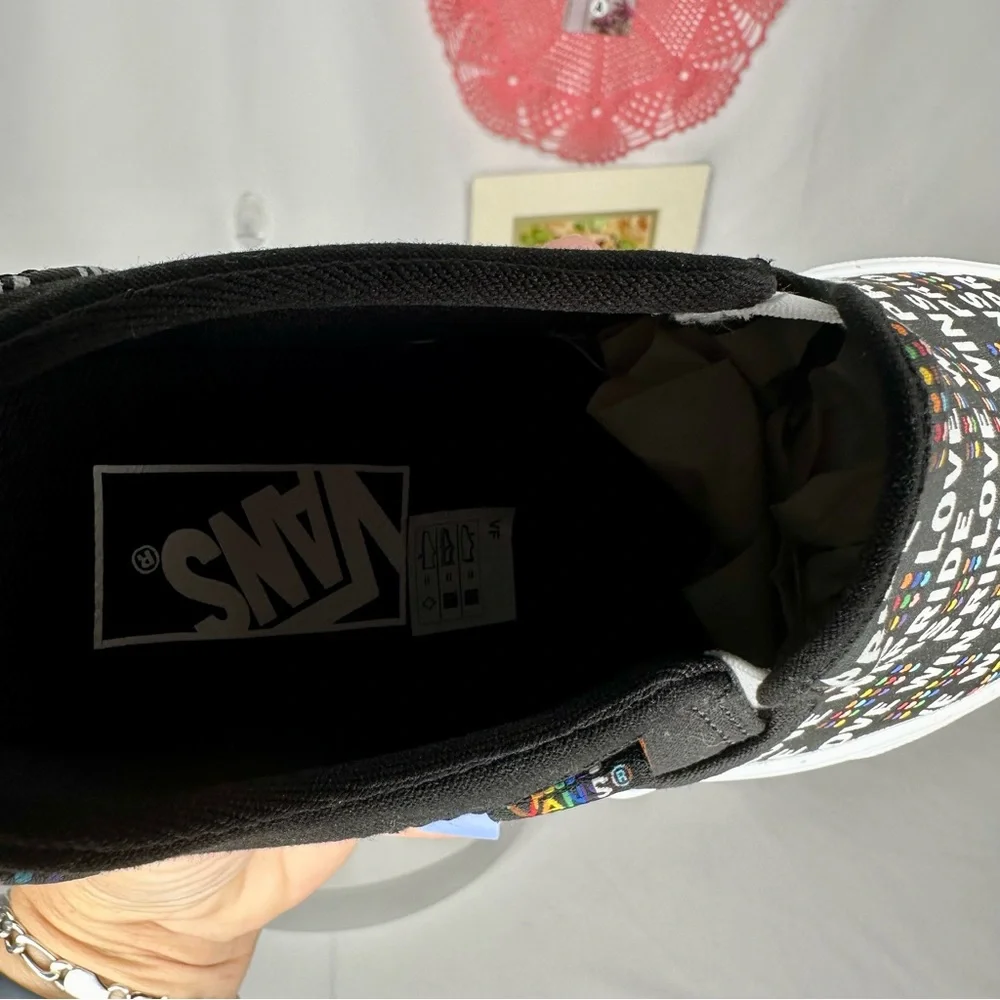 NWT Vans Asher PRIDE Black/Multicolor Glitter Slip-on Skate Sneakers Size 6.5 - Picture 2 of 8